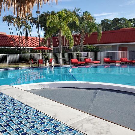 Vero Beach Inn & Suites Vero Beach I-95 (Adults Only) מראה חיצוני תמונה