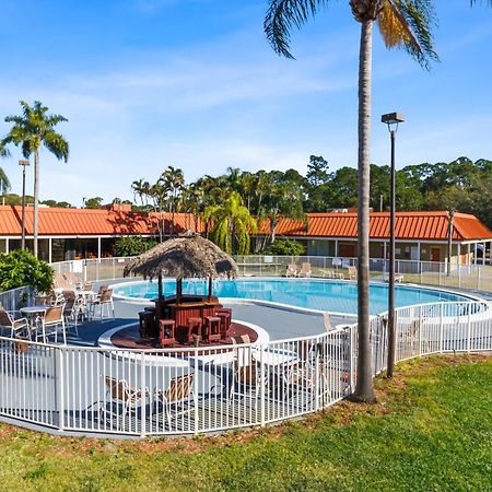 Vero Beach Inn & Suites Vero Beach I-95 (Adults Only) מראה חיצוני תמונה