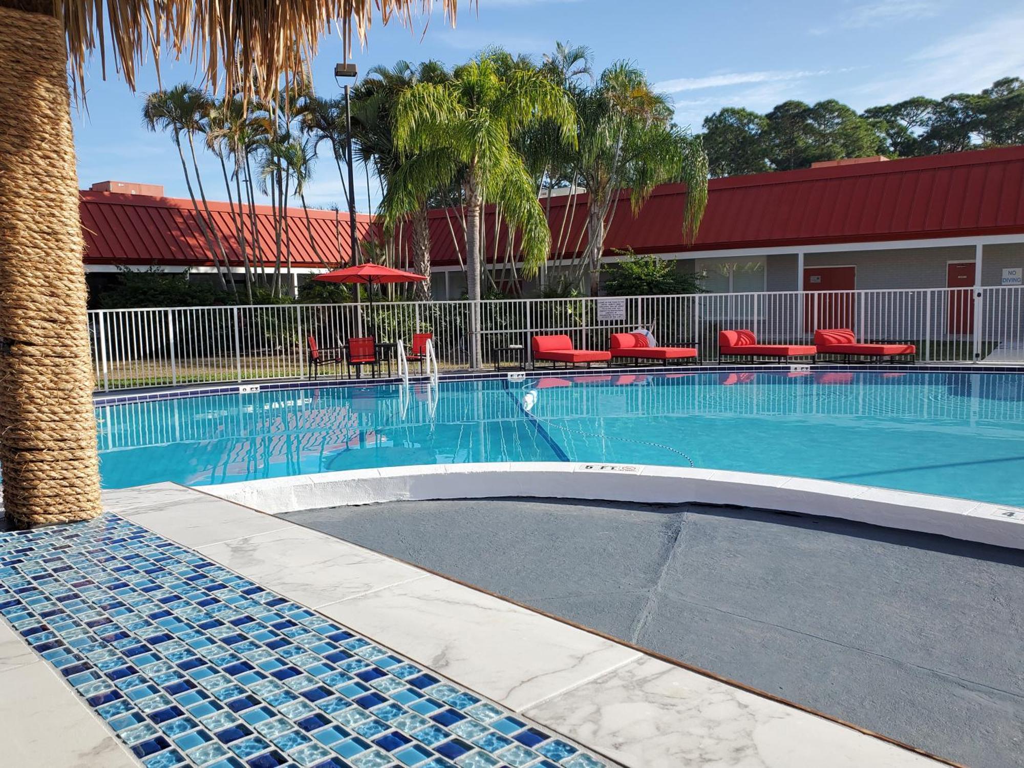 Vero Beach Inn & Suites Vero Beach I-95 (Adults Only) מראה חיצוני תמונה